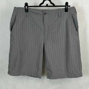 Heritage Collection by Bass Mens Shorts Sz 36 x 10 Gray Pinstripe Button Front